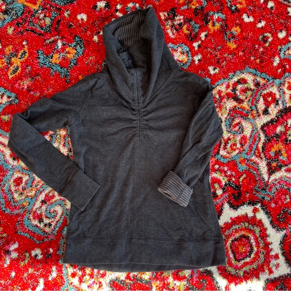 Lululemon In a Cinch Long Sleeve Reversible Stripe Funnel Neck Pull Over - Picture 2 of 8